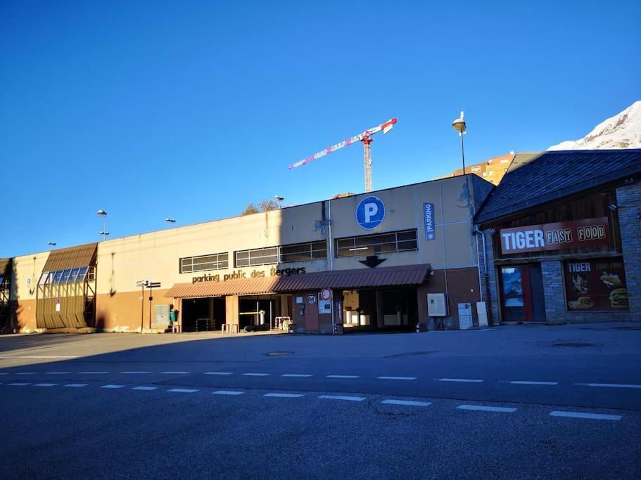 Au Pied Des Pistes Avec Parking Entierement Renove Daire Huez Dış mekan fotoğraf