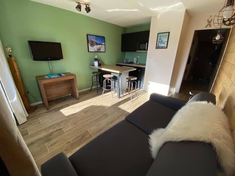 Au Pied Des Pistes Avec Parking Entierement Renove Daire Huez Dış mekan fotoğraf